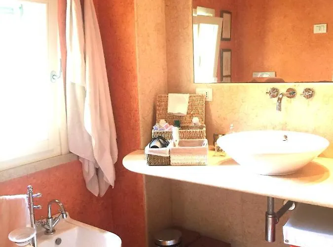 Sardegna - Con Parco E Piscina A Villa *