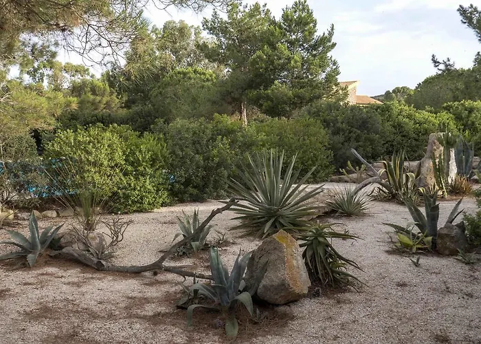 Sardegna - Con Parco E Piscina A Villa Carloforte