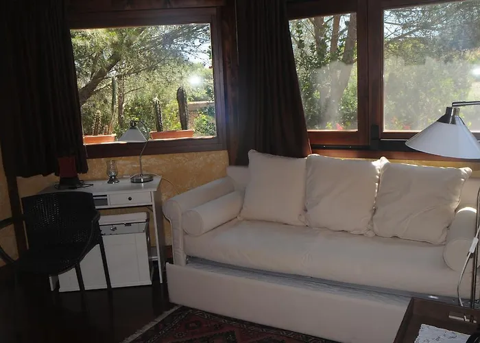 Sardegna - Con Parco E Piscina A